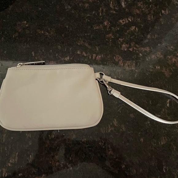 Ladies faux leather wristlet - Picture 3 of 11